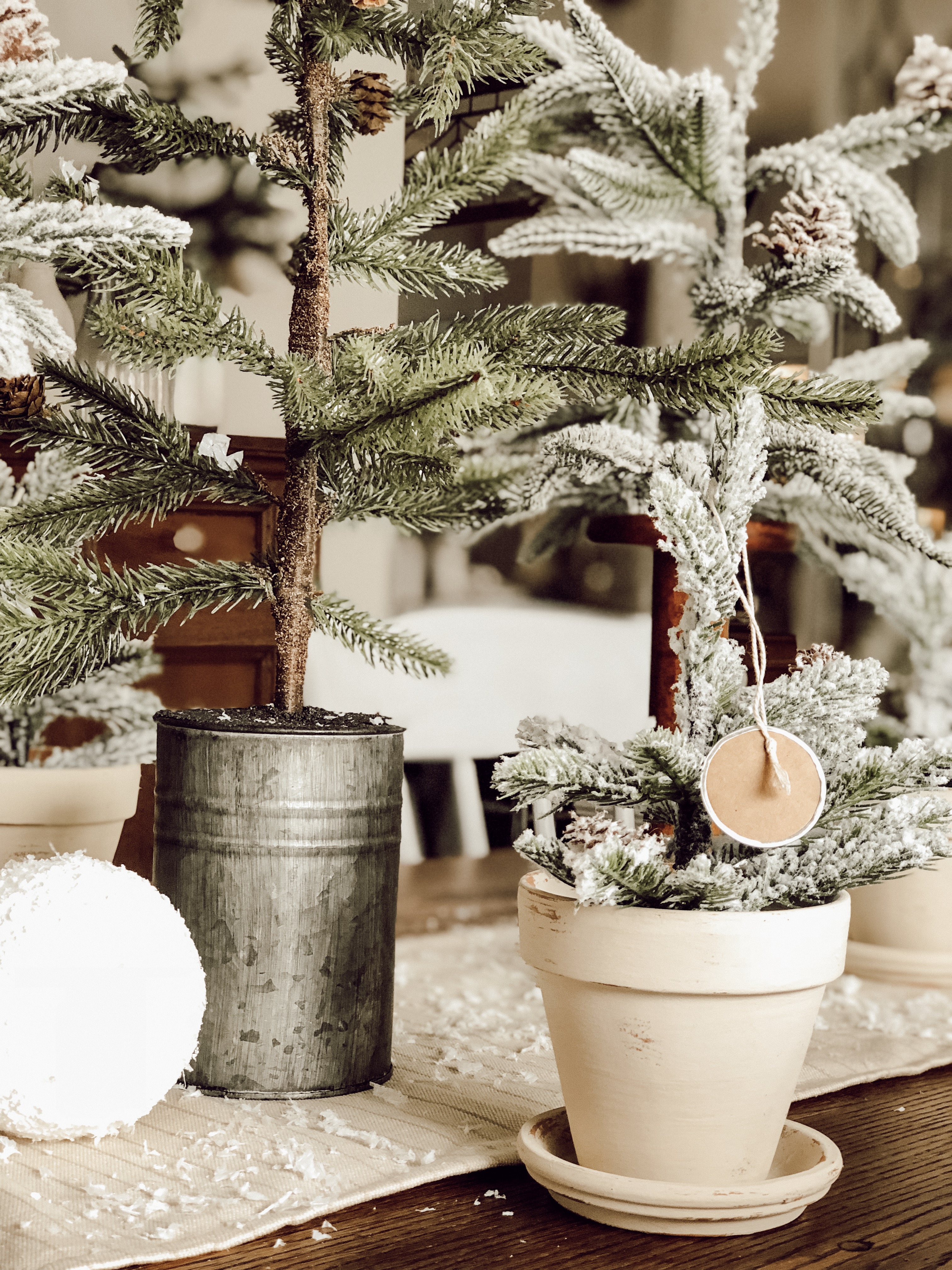 Creating a Holiday Tablescape - House on Winchester