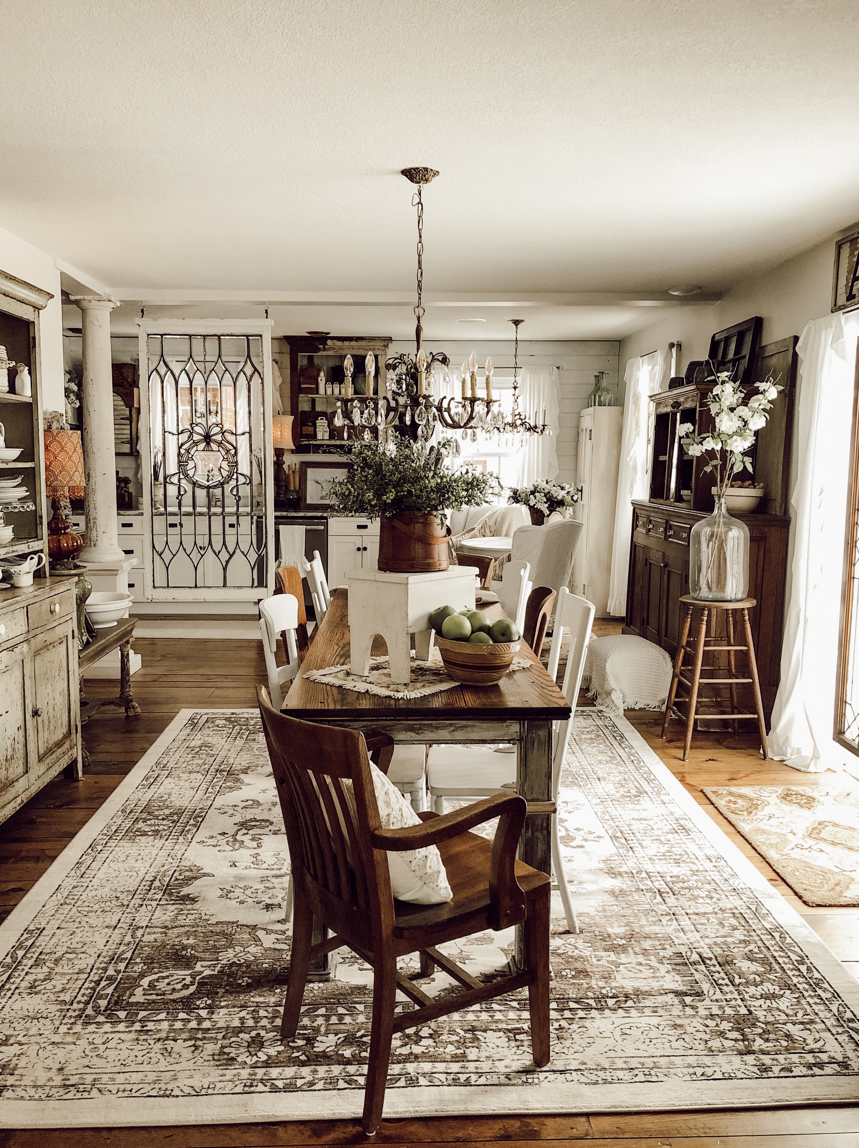 Dining Room Rug Refresh from eSaleRugs - House on Winchester