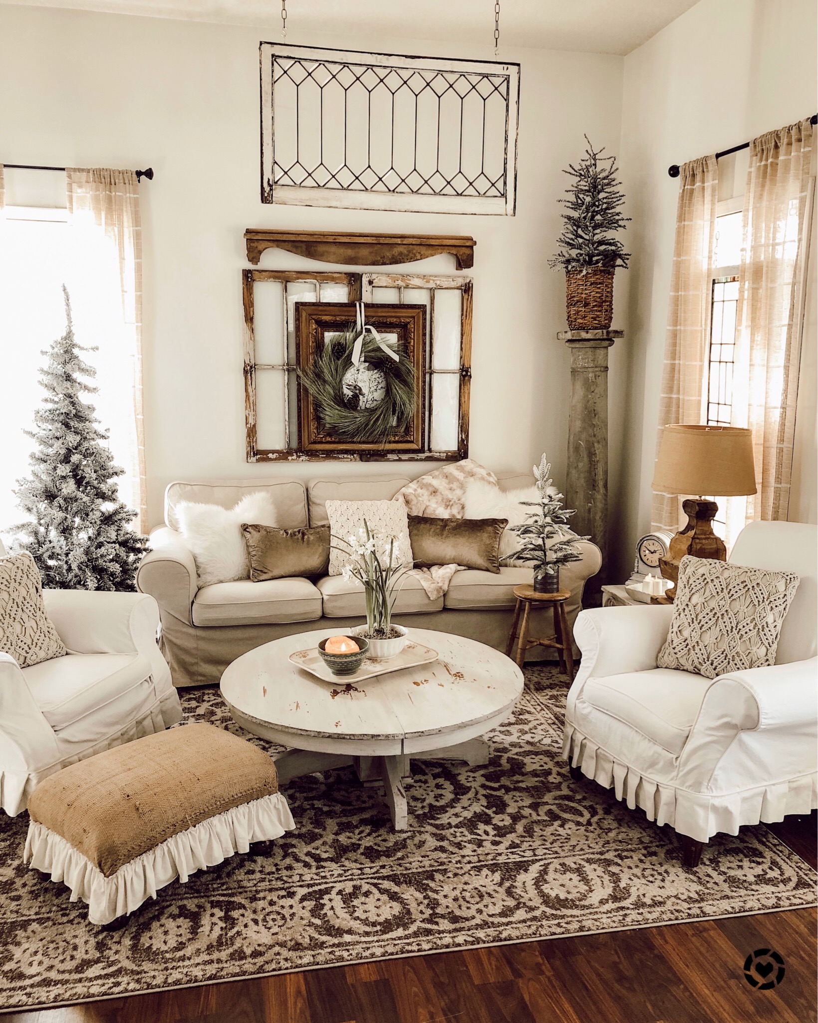 Christmas at the Rental - Family Room - House on Winchester