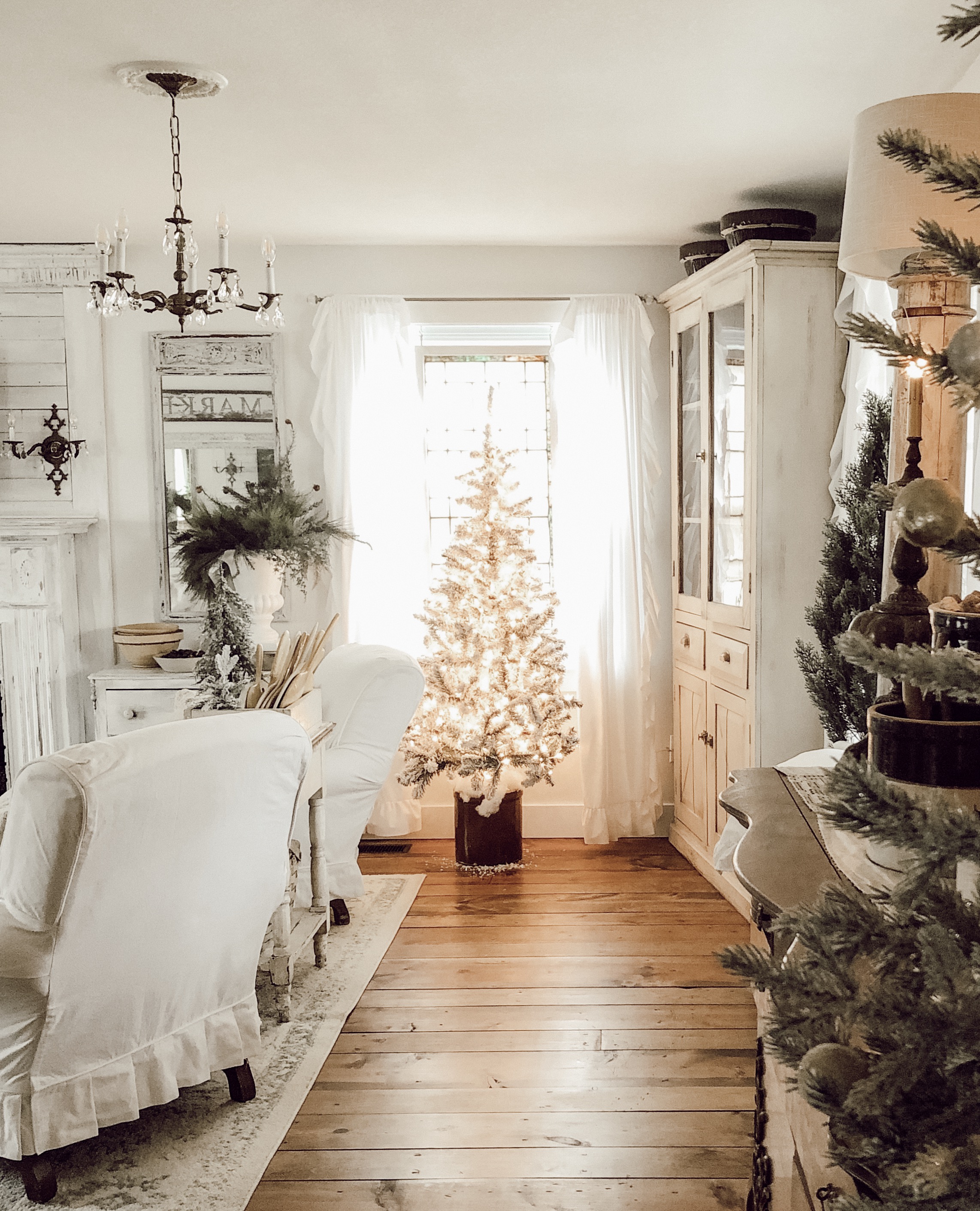 Decorating with Vintage at the House on Winchester