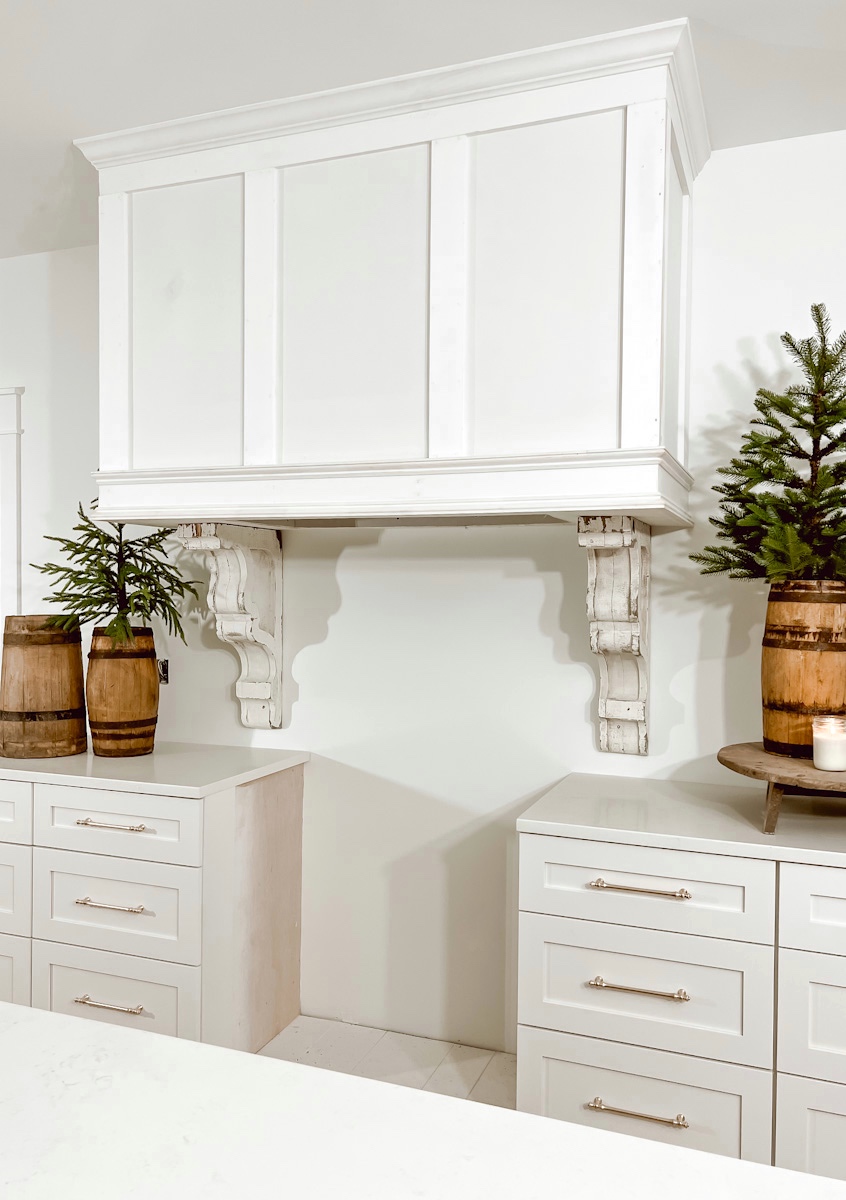 Large Range Hood with Corbels - Deb and Danelle