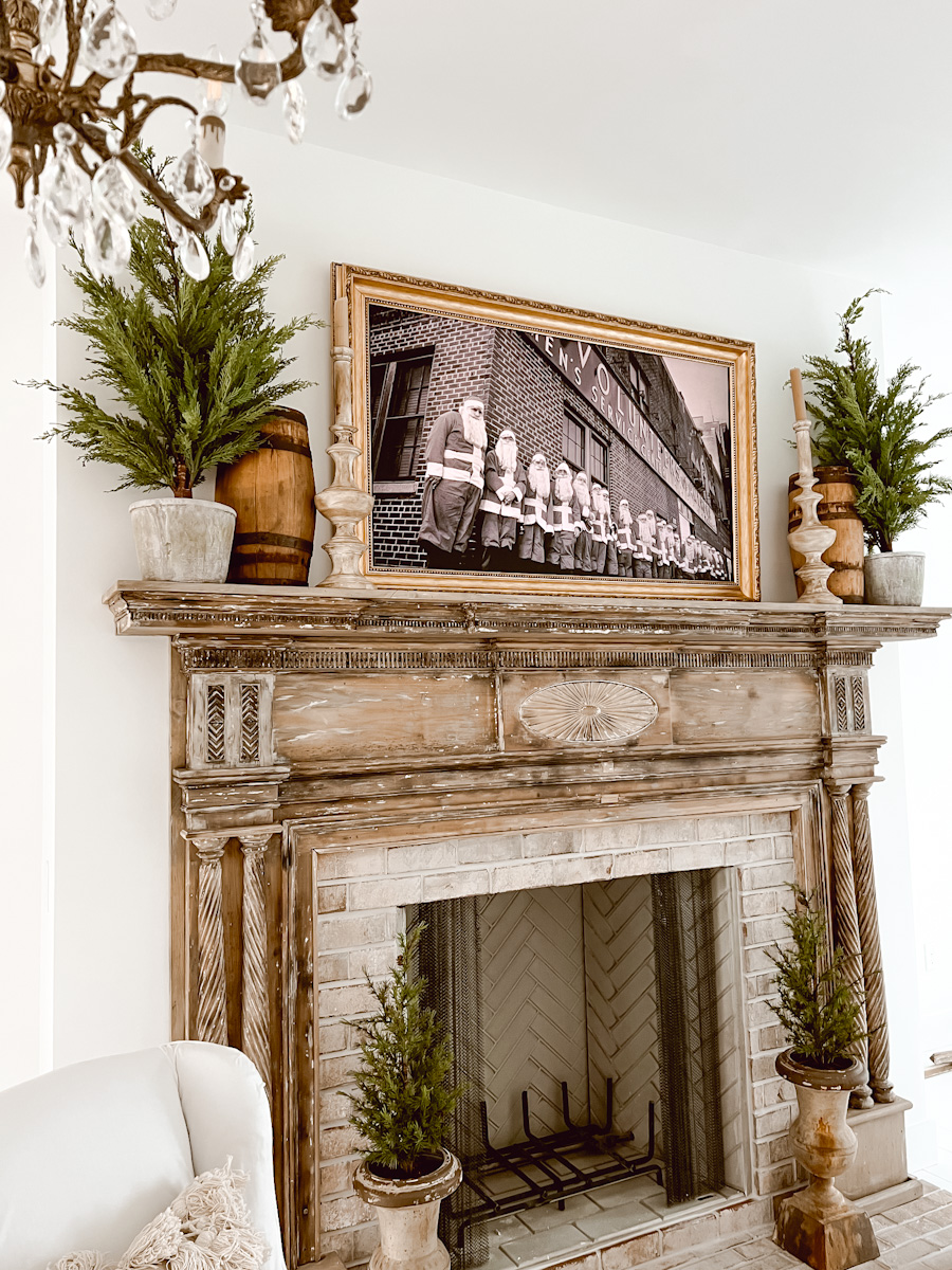 Simple Winter Fireplace Mantel