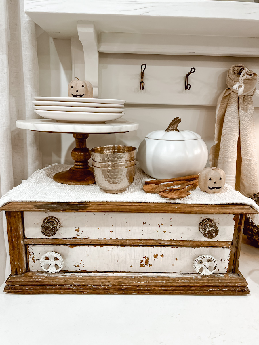 Styling Kitchen Shelves for Fall