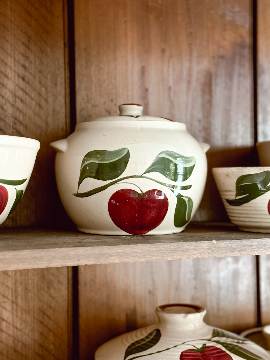 Watt apple pottery collection